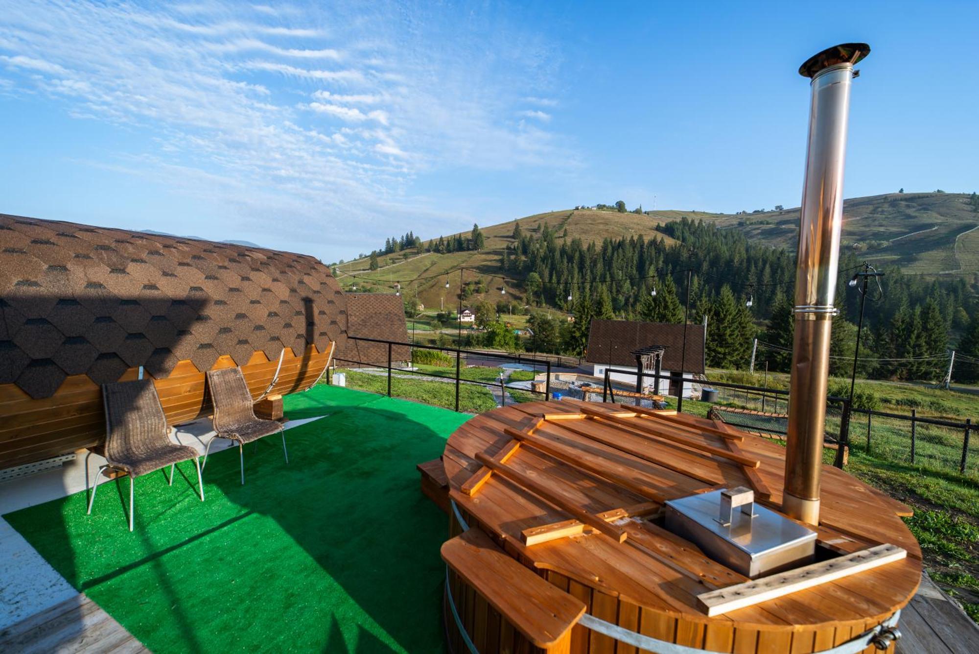 A Pisc Otel Vatra Moldoviţei Dış mekan fotoğraf